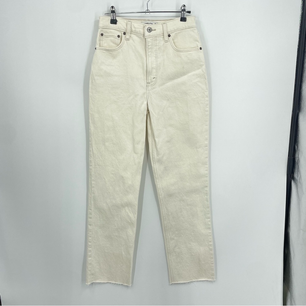 Abercrombie & Fitch ‘90s straight ultra high rise cream ivory Sz 26‎ 2 raw hem